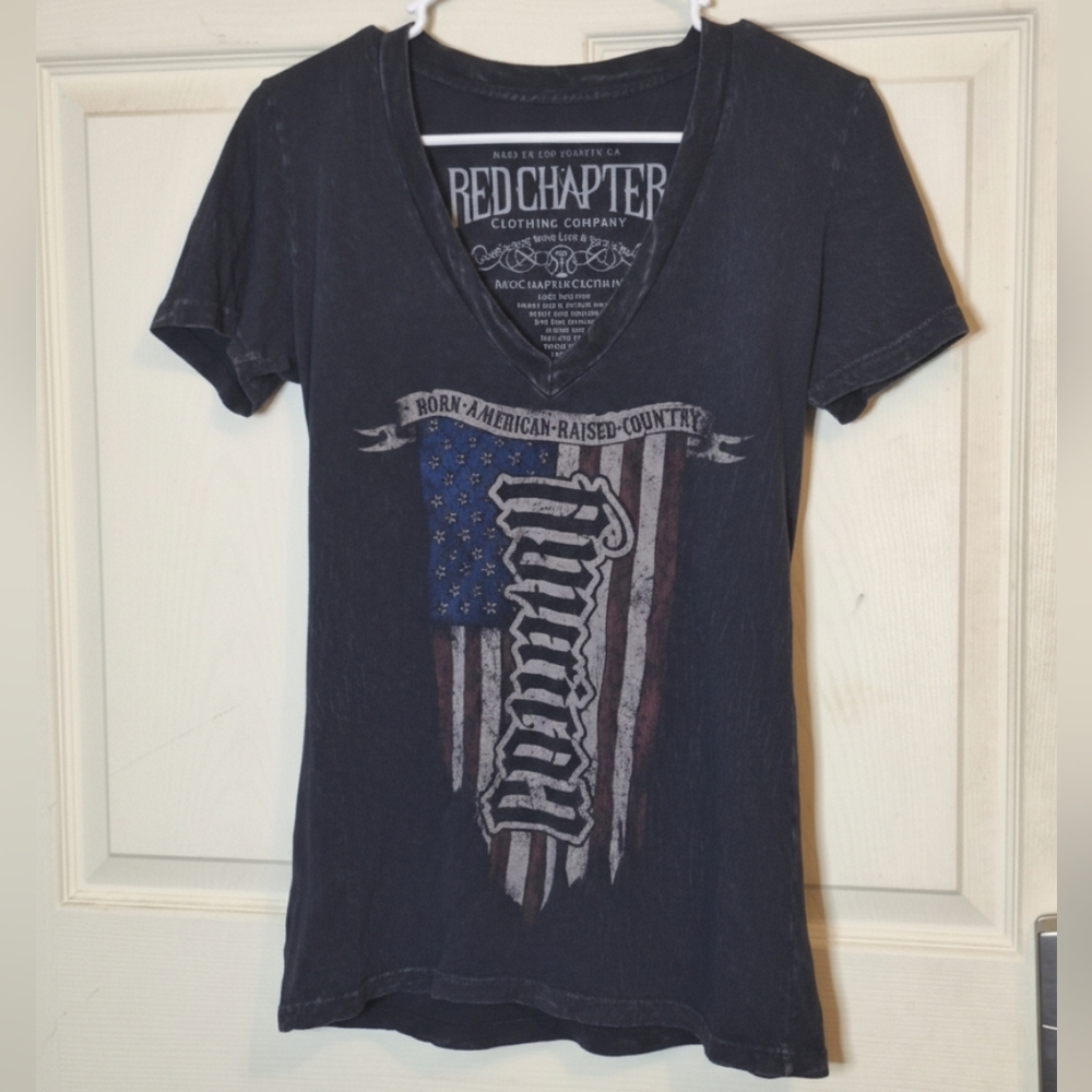 [[Red Chapter]] Black Graphic Short Sleeve V Neck Tee